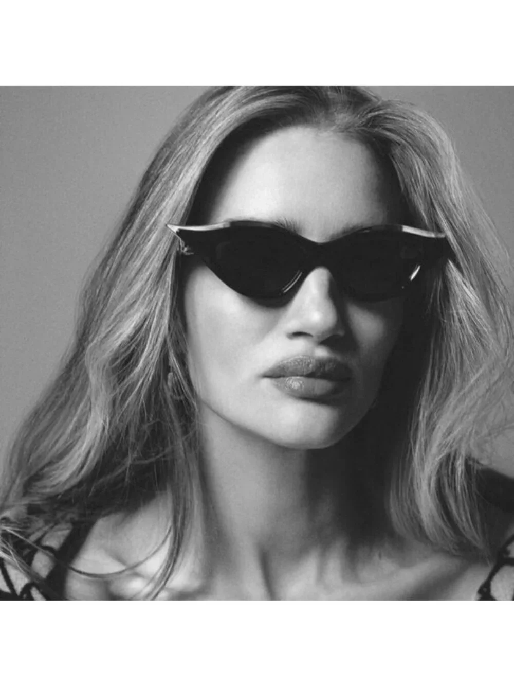 Valentino V-GOLDCUT-II VLS-114A Cat Eye Sunglasses - Black\Grey